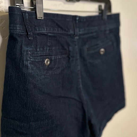 Gloria Vanderbilt Jean Shorts Cuff Stretch Double Button Dark Wash SIZE 10/30 - Picture 9 of 16